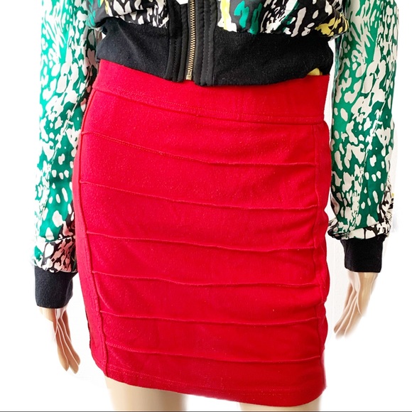 Forever 21 Red Mini Skirt Size S/P - Picture 7 of 7